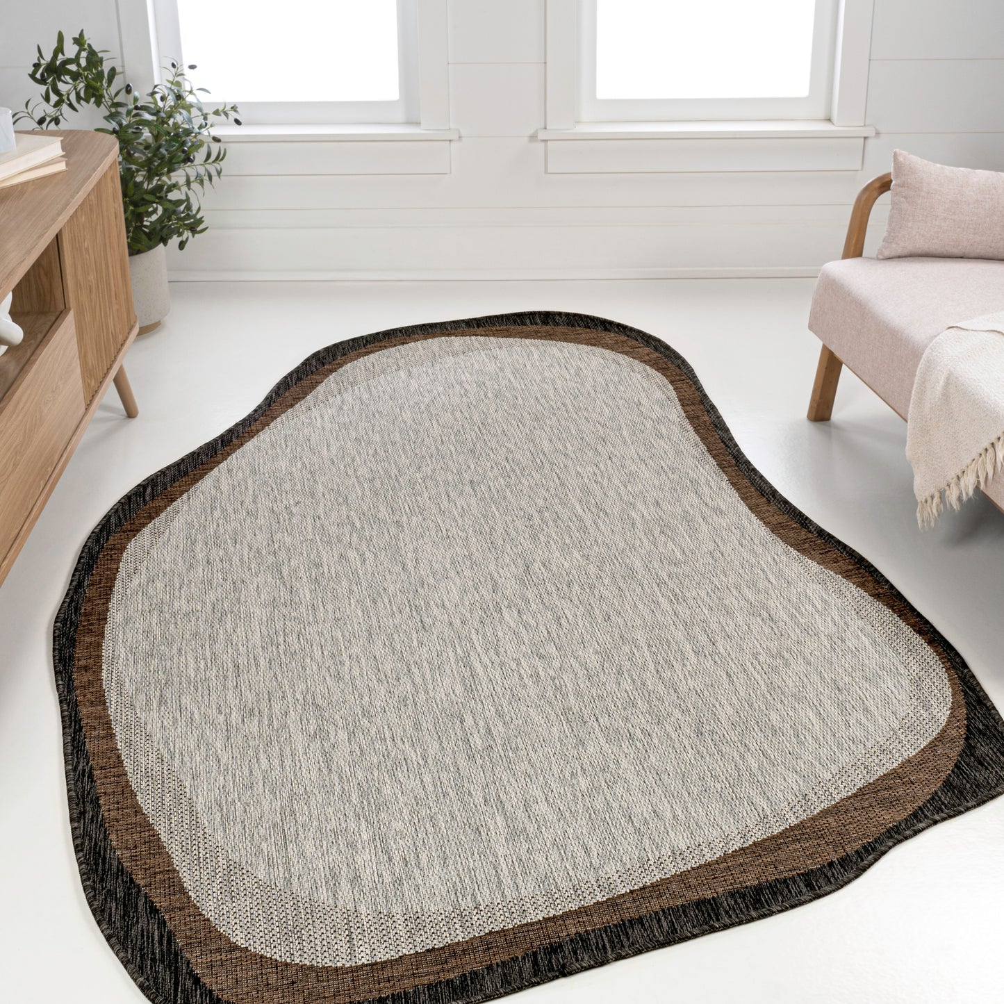 JONATHAN Y SHAPES Wyatt Rustic 9 x 12 (ft) Loomed Gray/Black Irregular Indoor/Outdoor Abstract Coastal Pet Friendly Area rug
