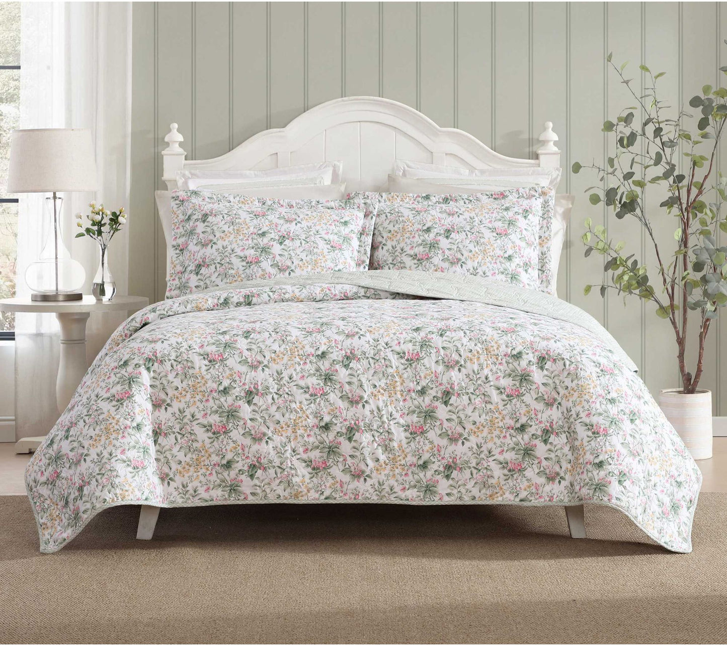 Laura Ashley Bramble Floral Pink Full/Queen Quilt Set