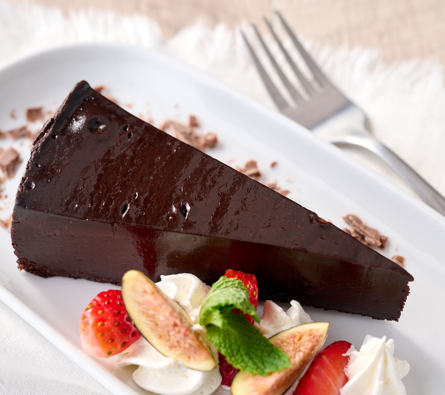 Geoffrey Zakarian 4 LB Pre-Cut Flourless Chocolate Cake