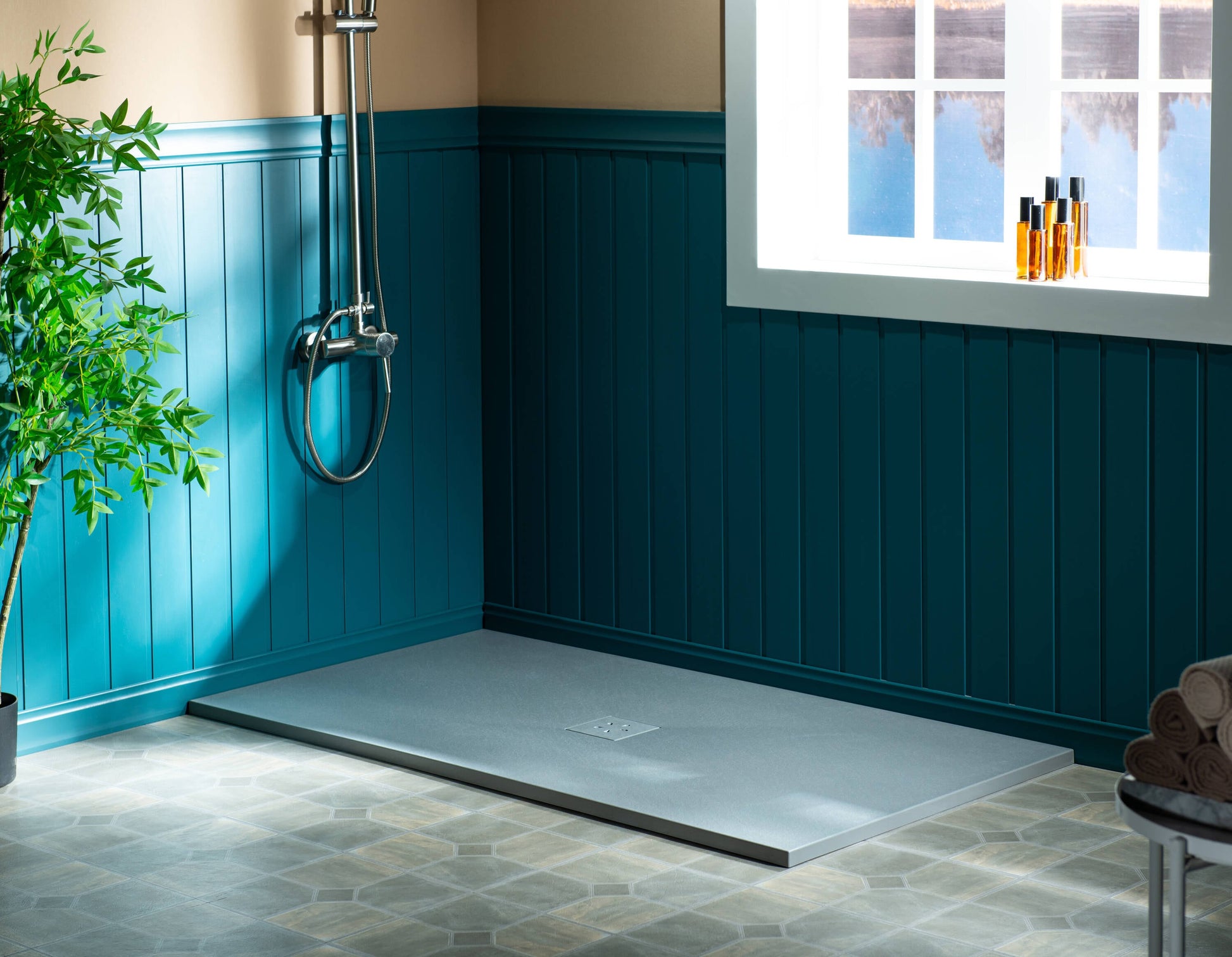 Woodbridge 32-in W x 60-in L Center Gray Rectangle Shower Pan Base with 1-in H Threshold