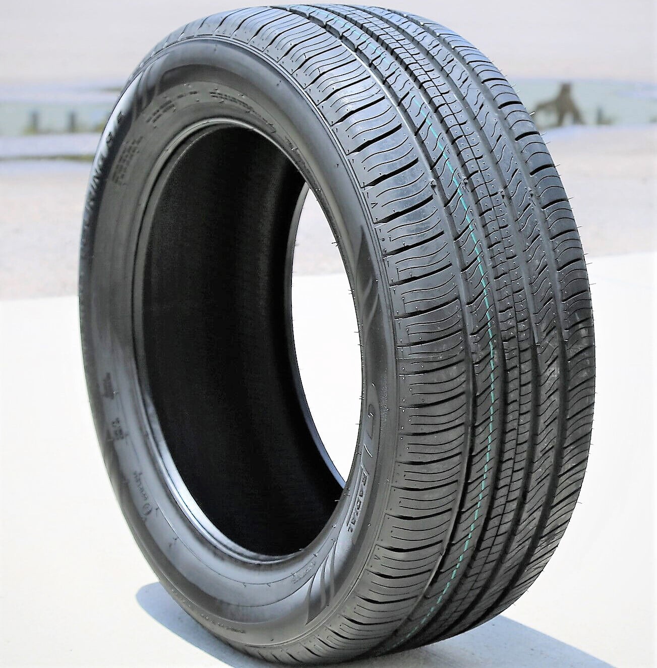 GT Radial Champiro Touring A/S 225/50R18 95T All Season Tire Fits: 2008-12 Chevrolet Malibu LTZ, 2015-19 Subaru Legacy 3.6R Limited