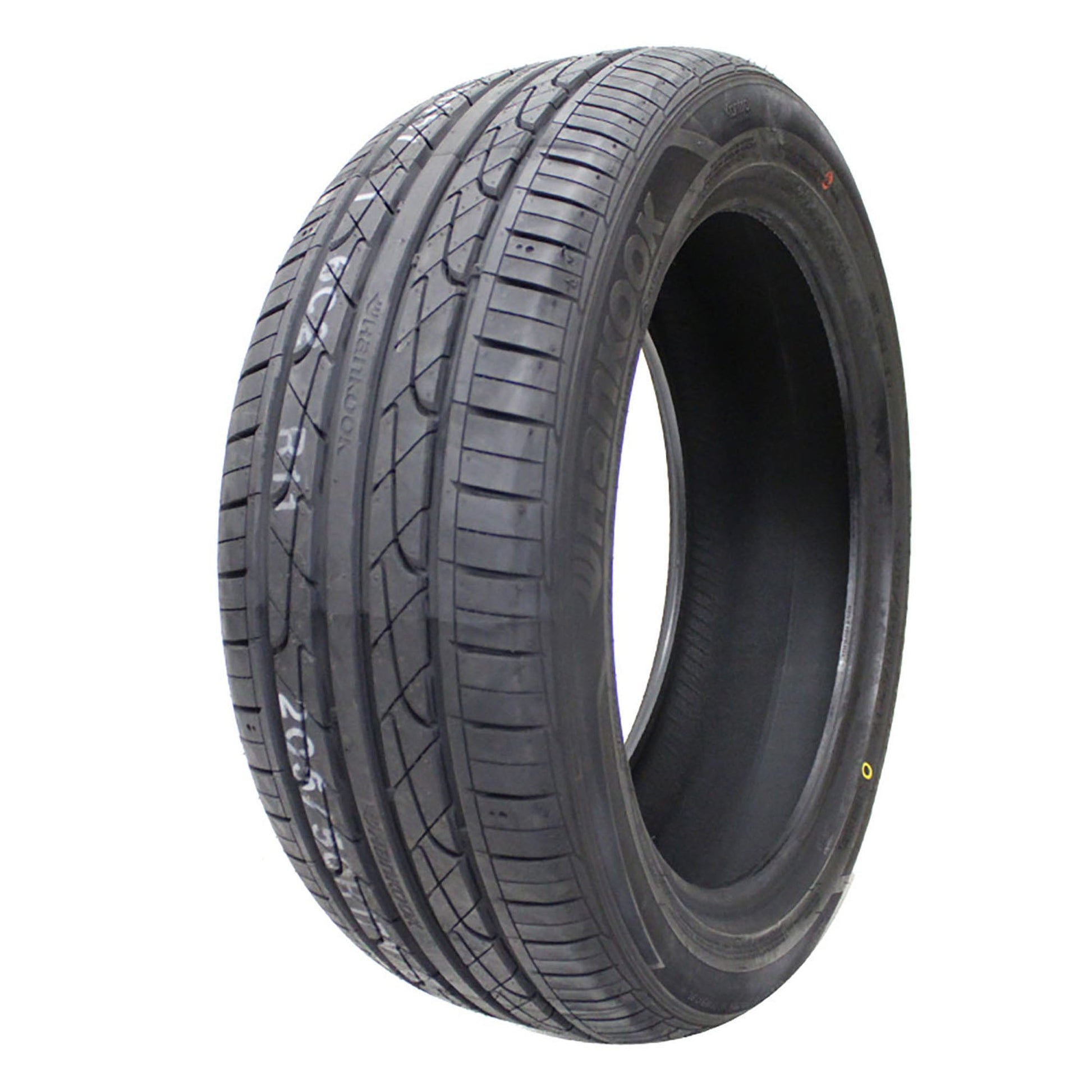 Hankook Ventus V2 Concept2 (H457) UHP 215/55R17 94W Passenger Tire