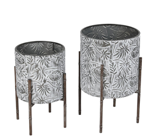 LuxenHome 2-pc White and Gray Metal Cachepots w ith Metal Stan