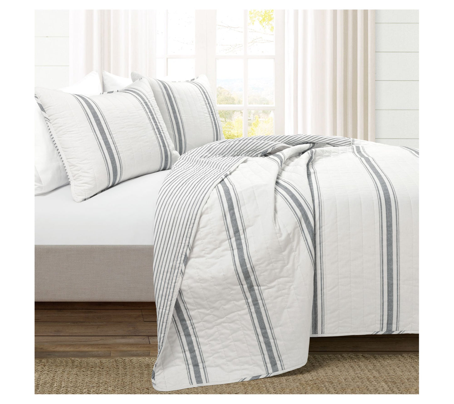 Lush Decor Farmhouse Stripe Rev Quilt Set - Full/Queen