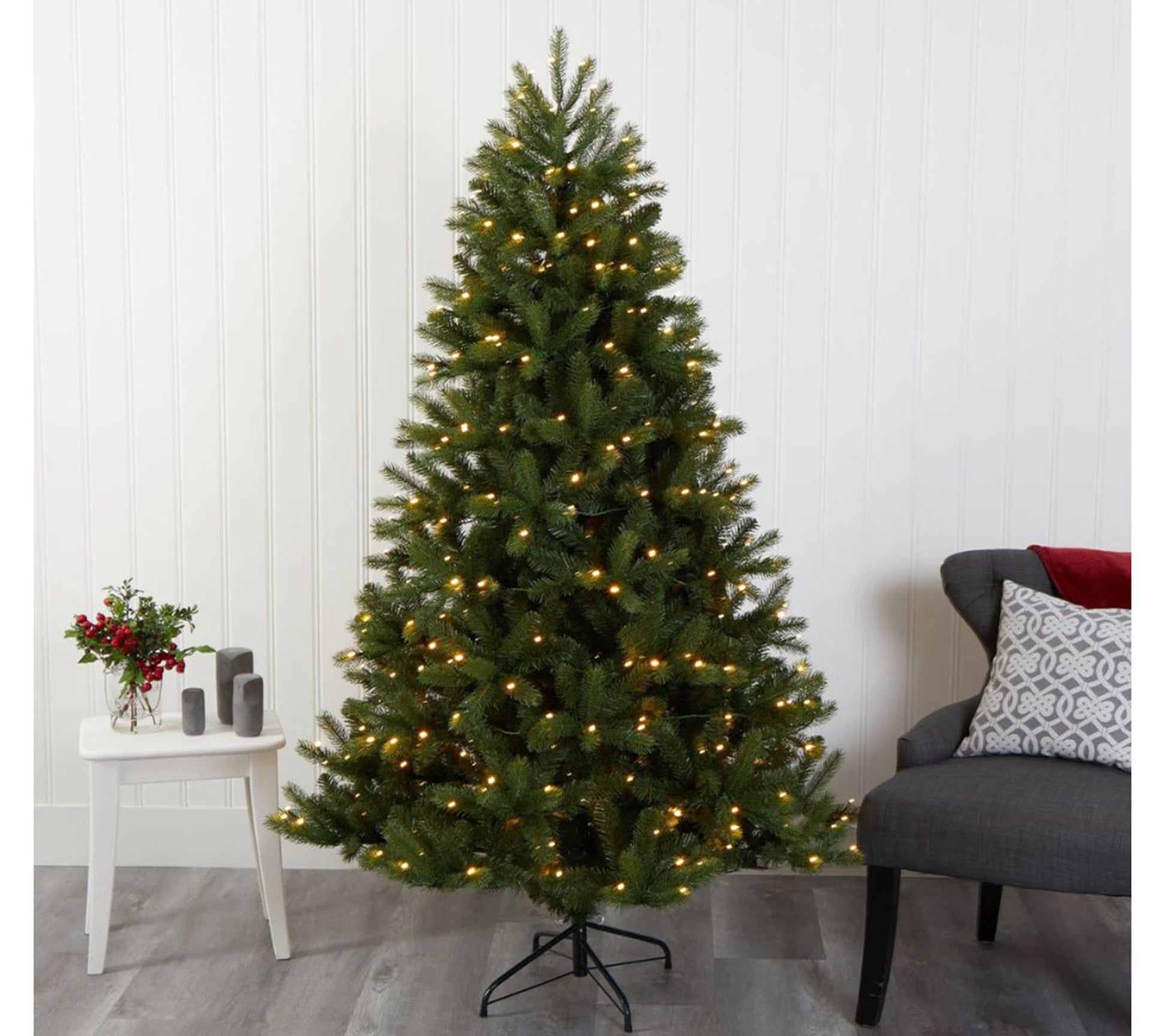 Nearly Natural 6' New Haven Spruce Faux Christm as Tree