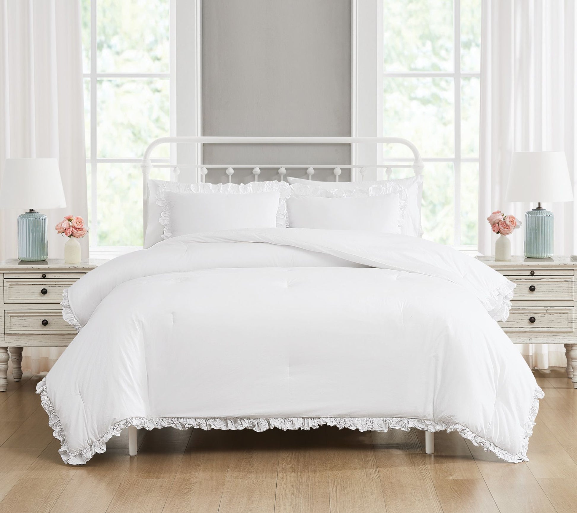 The Farmhouse by Rachel Ashwell Ruffled King Comforter Set
