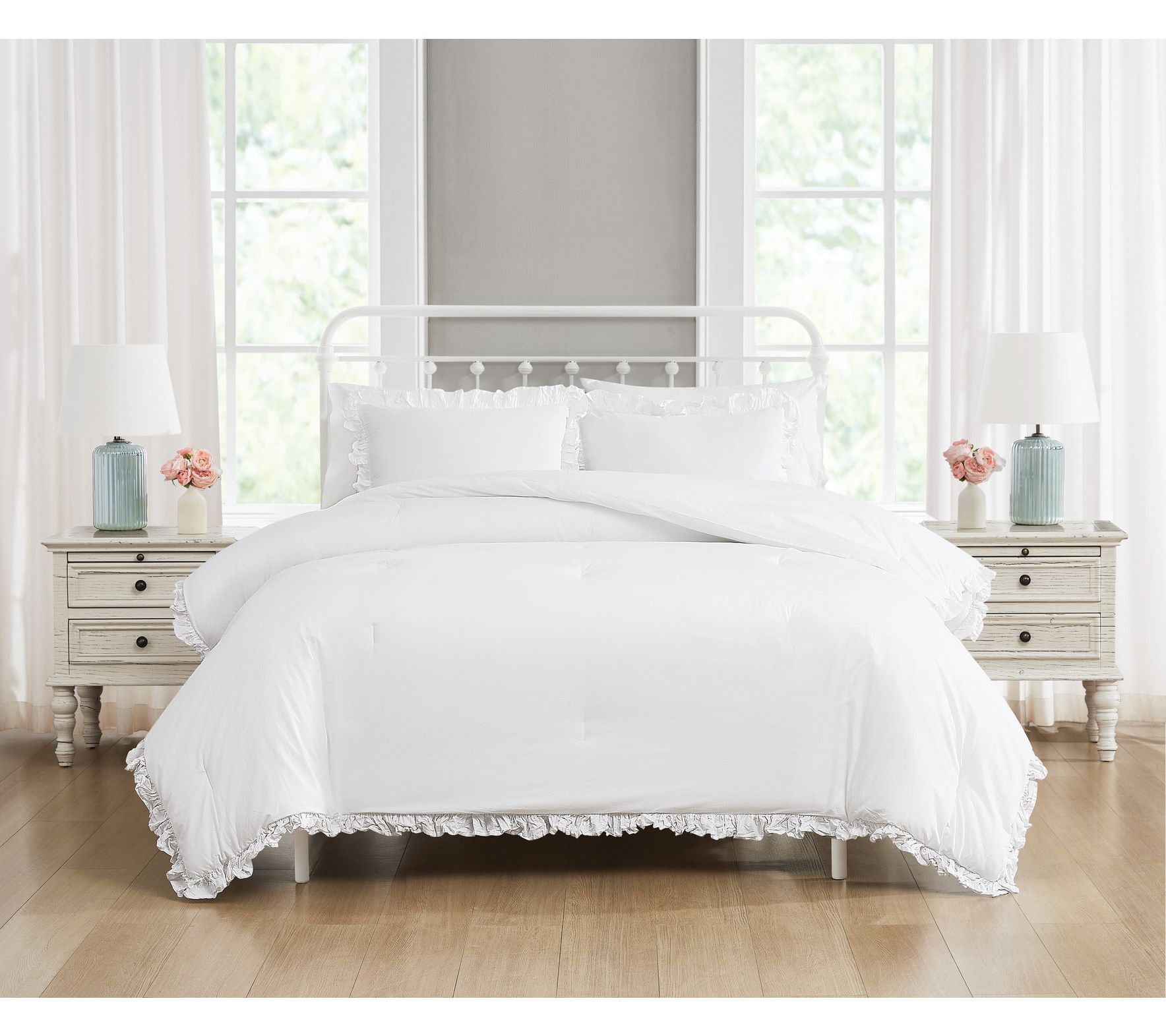 The Farmhouse by Rachel Ashwell Ruffled F/Q Comforter Set