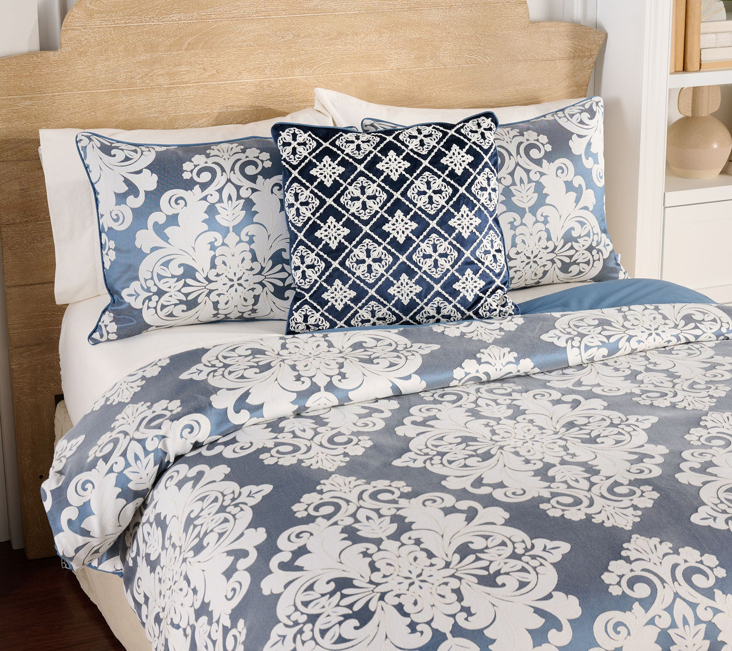 Hotel du Cobb Jacquard Damask Comforter Set by Dennis Basso - Full