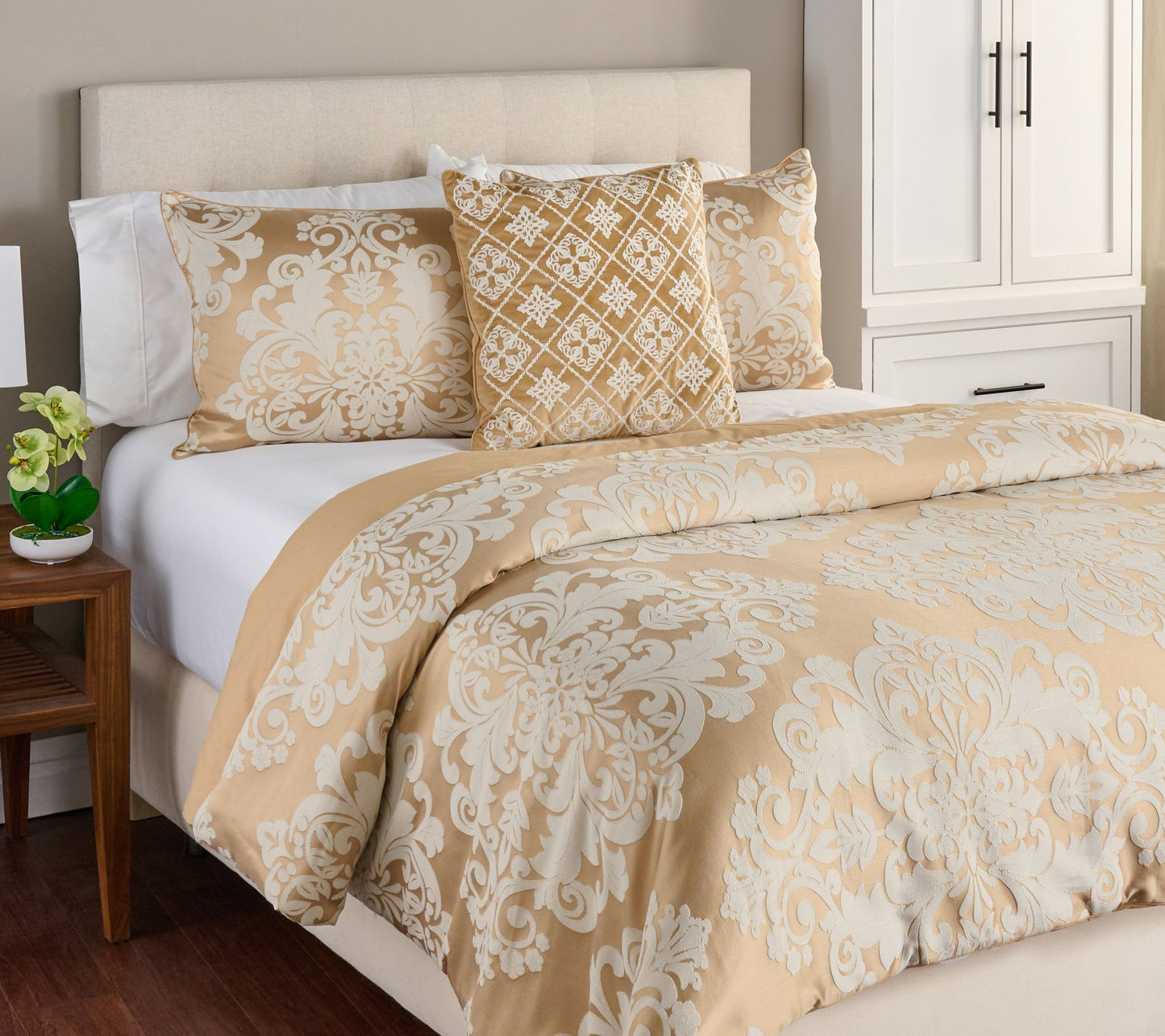 Hotel du Cobb Jacquard Damask Comforter Set by Dennis Basso - Queen