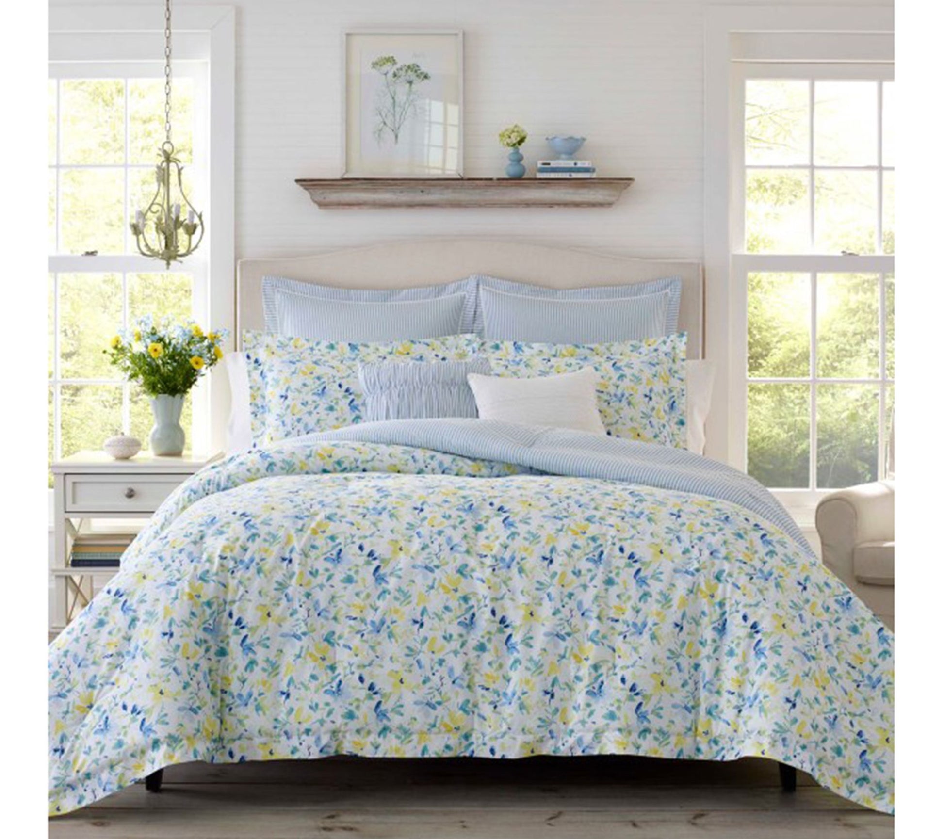 Laura Ashley No ra Bright Blue Twin Comforter Sham Bonus Set