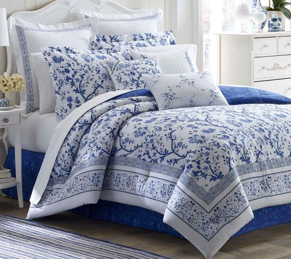 Laura Ashley Charlotte Blue Full/Queen Duvet Cover Set