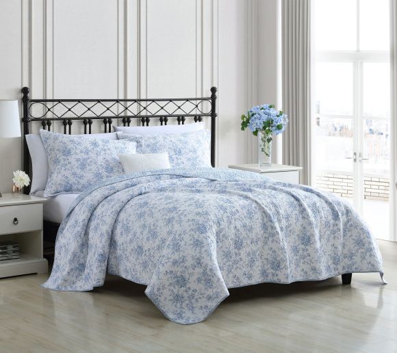 Laura Ashley Walled Garden Blue King Quilt-Sham Set