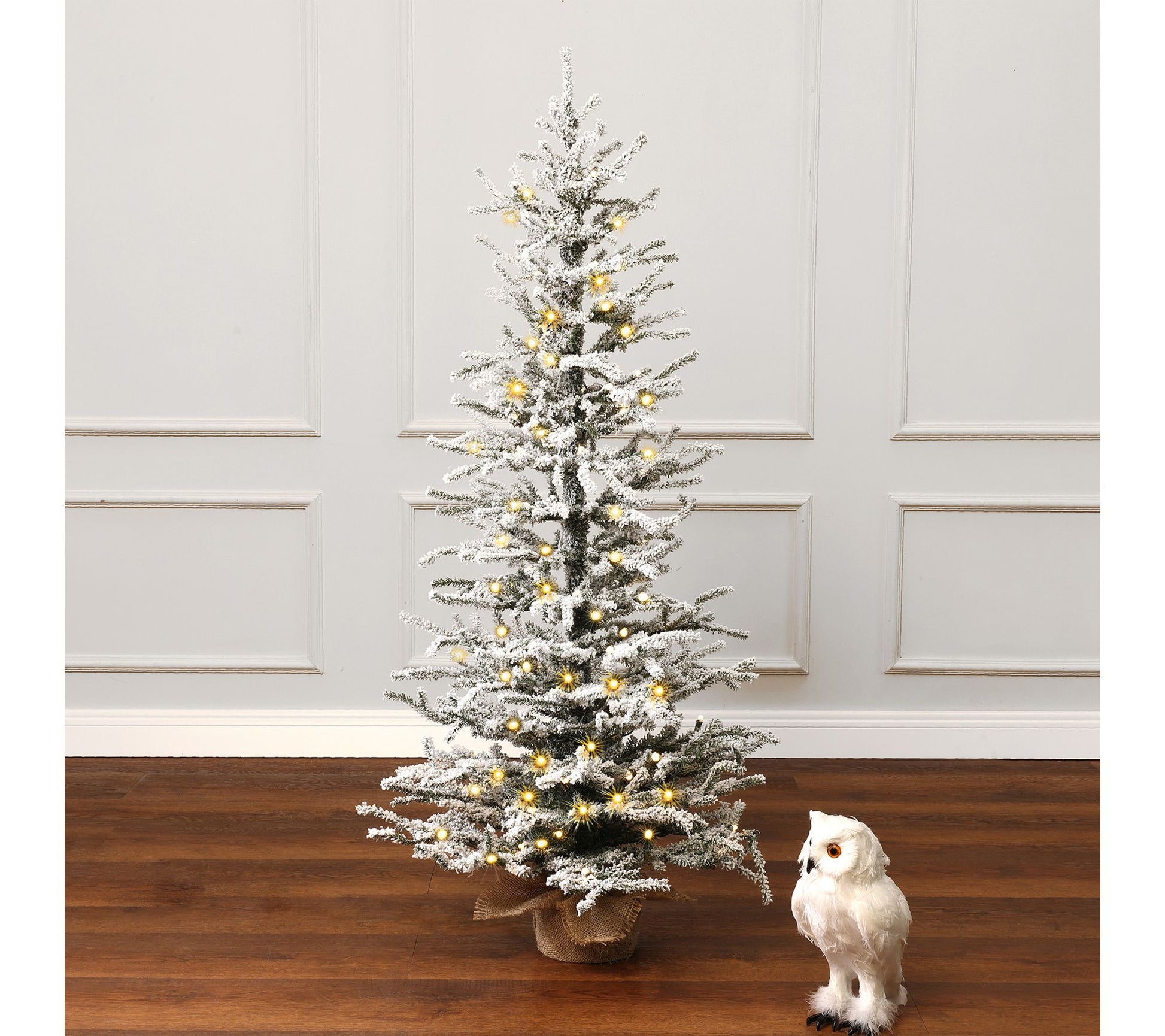 LuxenHome 4ft Pre-Lit Flocked Artificial Tree with Burlap Base